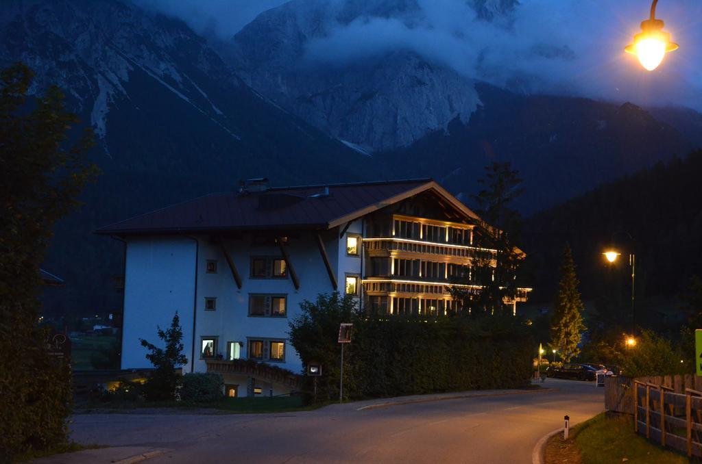 Sporthotel Zugspitze Lermoos Eksteriør billede