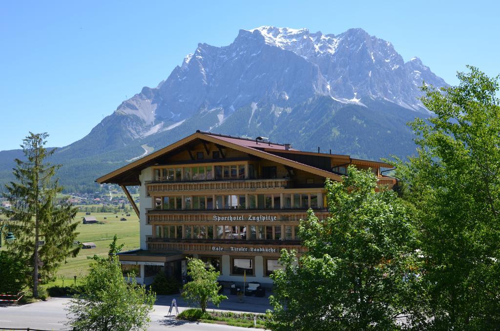 Sporthotel Zugspitze Lermoos Eksteriør billede