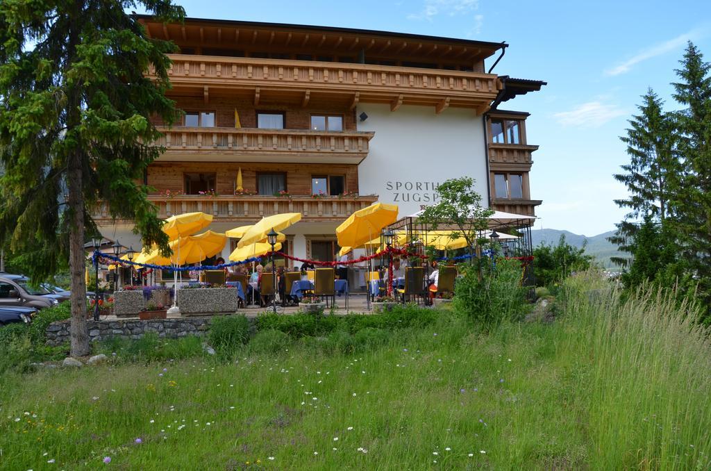 Sporthotel Zugspitze Lermoos Eksteriør billede