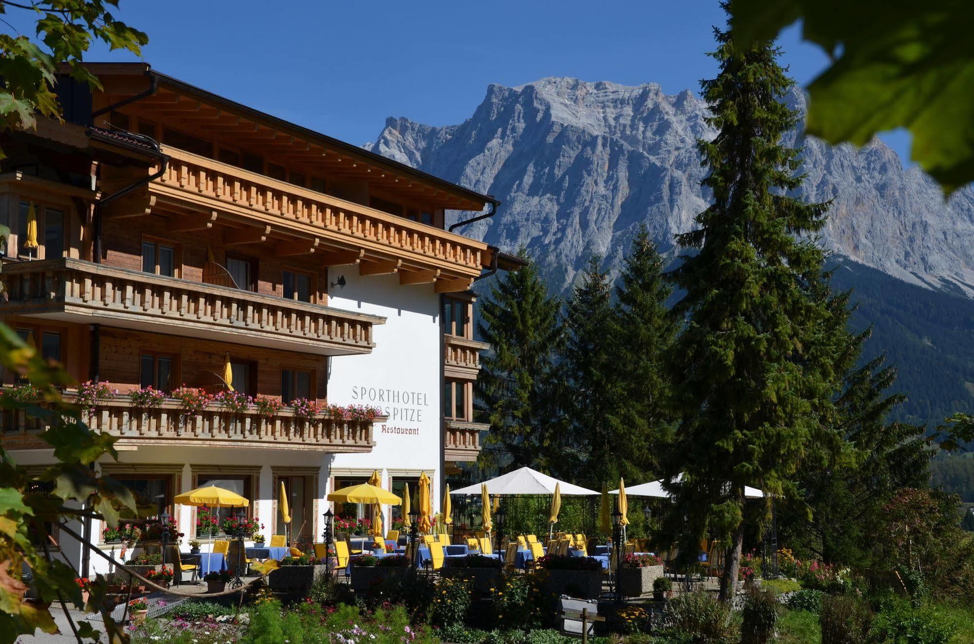 Sporthotel Zugspitze Lermoos Eksteriør billede