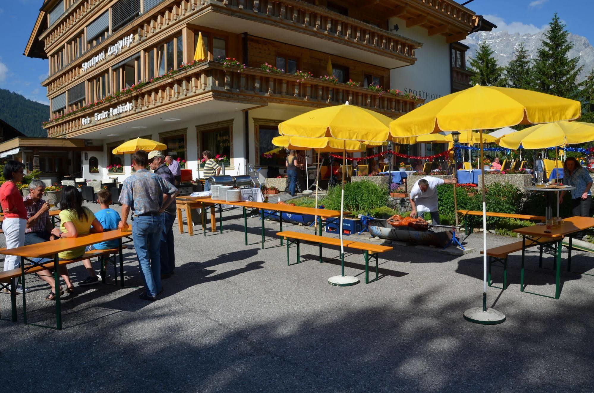 Sporthotel Zugspitze Lermoos Eksteriør billede